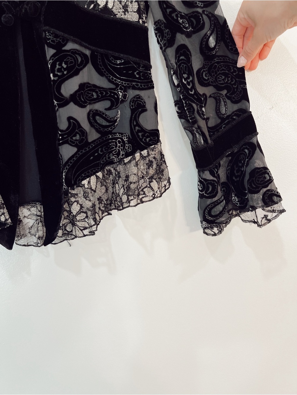 Vintage 100% Silk Lacy Floral and Paisley Komono Jacket with Bell Sleeves - Picture 7 of 10